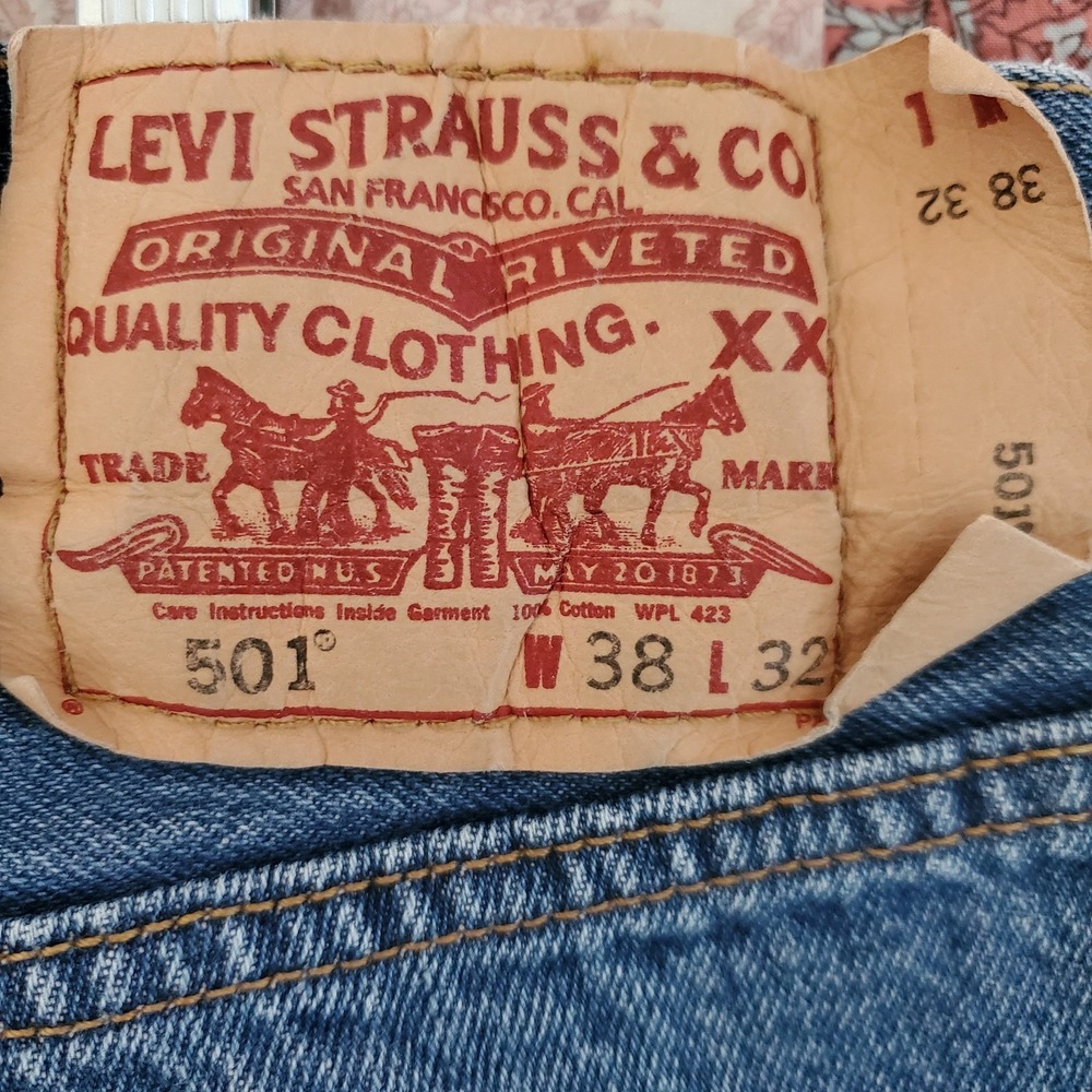 Levis 501 Jeans '08 Men 38x32 Blue Denim Straight  Button Fly Made Egypt Classic
